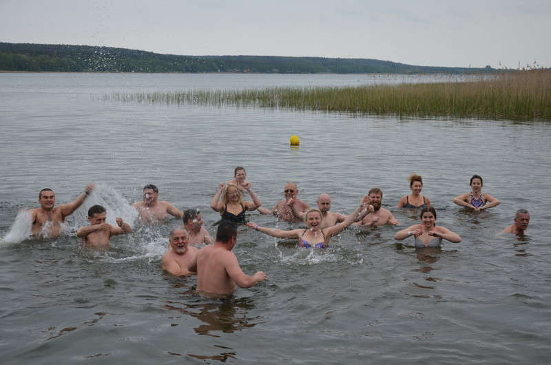 Dwa kontenery śmieci zebrano w Boszkowie (zdjęcia)