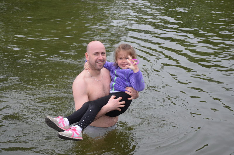 Dwa kontenery śmieci zebrano w Boszkowie (zdjęcia)