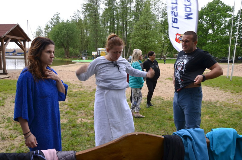 Dwa kontenery śmieci zebrano w Boszkowie (zdjęcia)