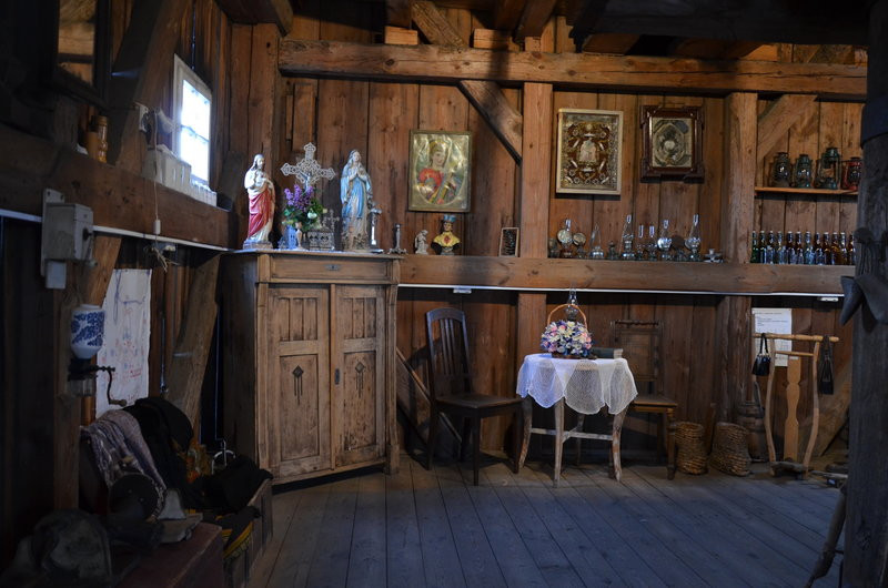 Eksponaty w użyciu przed święciechowskim wiatrakiem (zdjęcia)