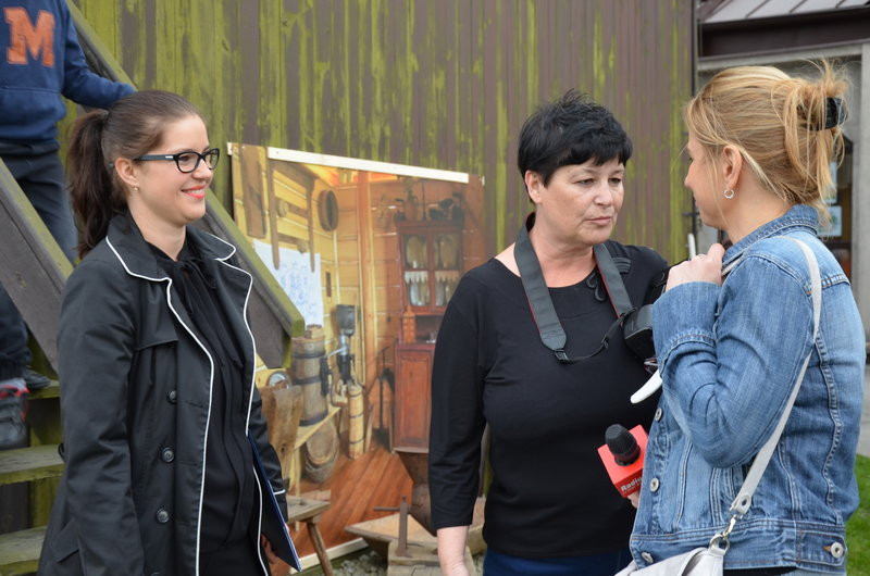 Eksponaty w użyciu przed święciechowskim wiatrakiem (zdjęcia)