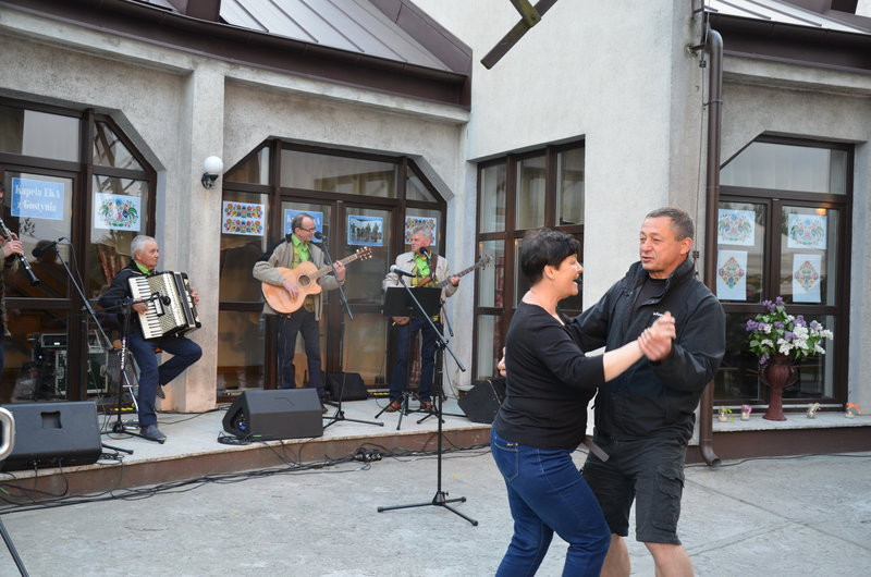 Eksponaty w użyciu przed święciechowskim wiatrakiem (zdjęcia)