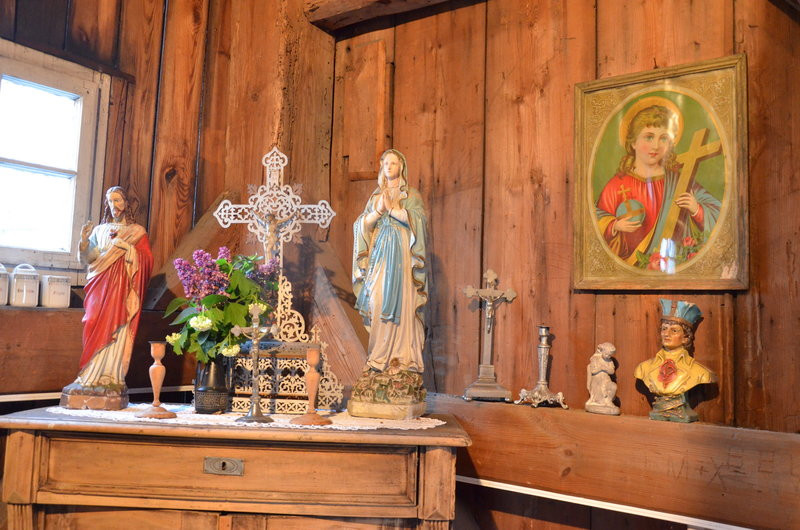 Eksponaty w użyciu przed święciechowskim wiatrakiem (zdjęcia)