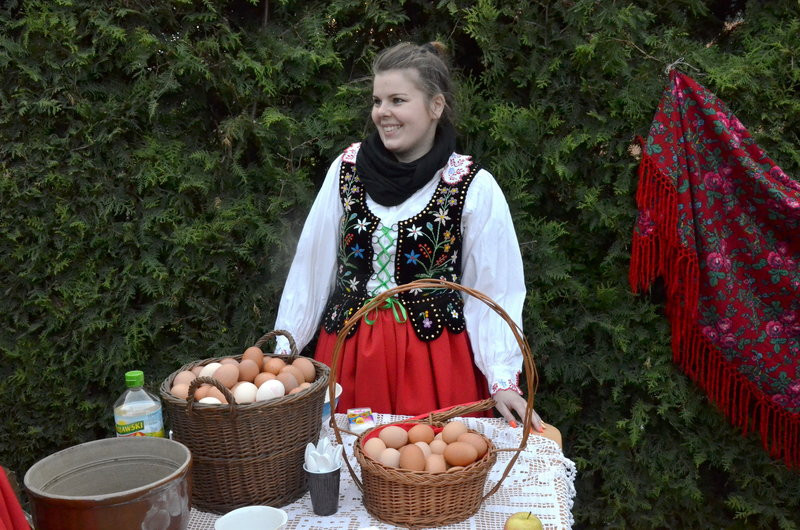 Eksponaty w użyciu przed święciechowskim wiatrakiem (zdjęcia)