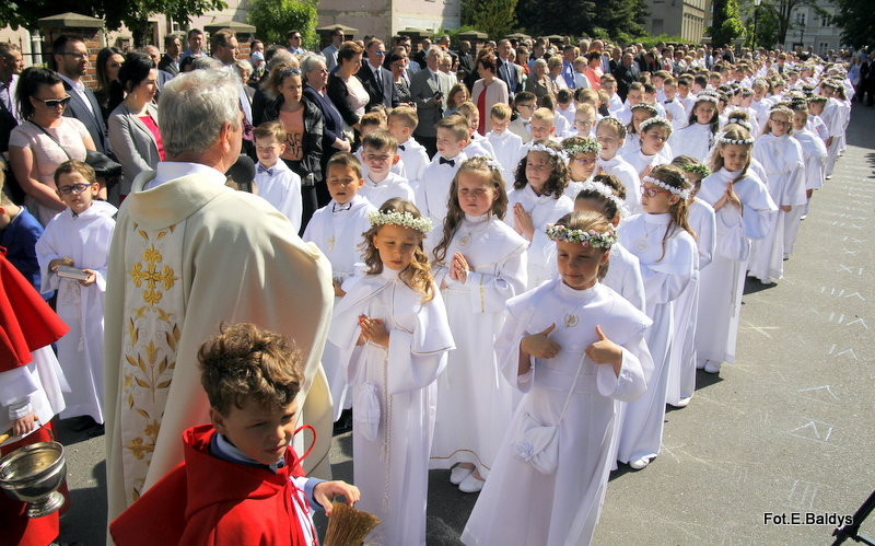 Przystąpili do I Komunii Świętej (zdjęcia)