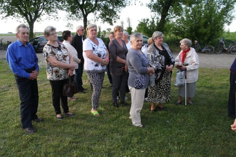 Mieszkańcy odnowili krzyż (zdjęcia)