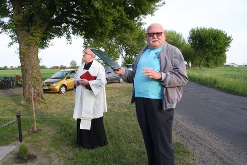 Mieszkańcy odnowili krzyż (zdjęcia)