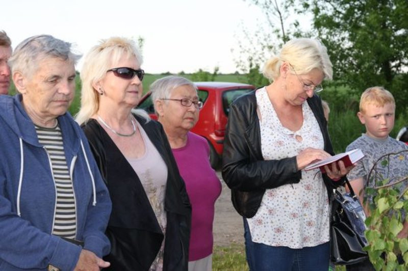 Mieszkańcy odnowili krzyż (zdjęcia)