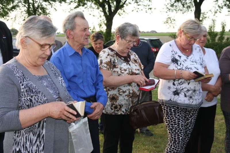 Mieszkańcy odnowili krzyż (zdjęcia)