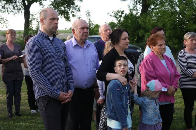 Mieszkańcy odnowili krzyż (zdjęcia)