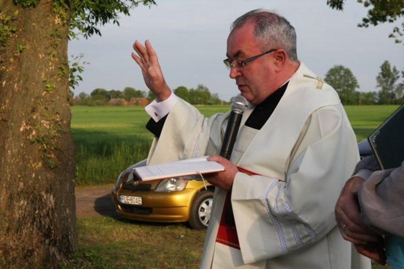 Mieszkańcy odnowili krzyż (zdjęcia)