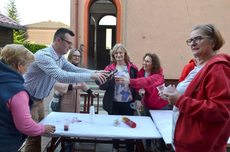 Szampan za obywatelski sukces (zdjęcia)