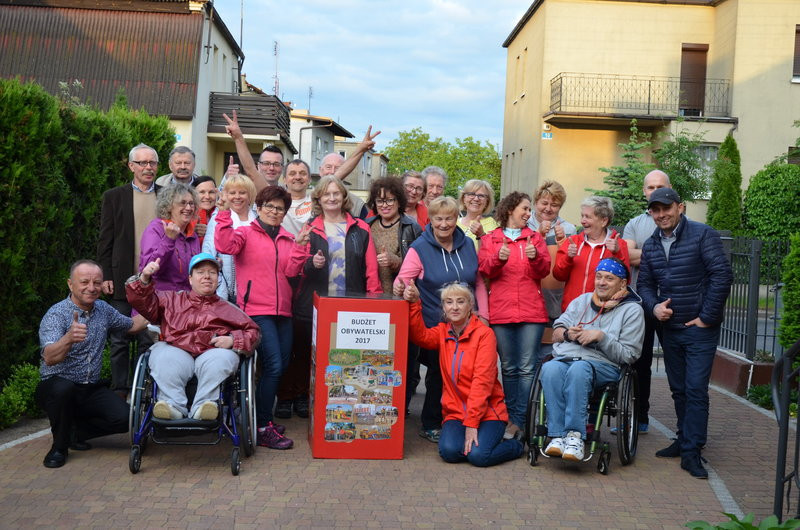 Szampan za obywatelski sukces (zdjęcia)