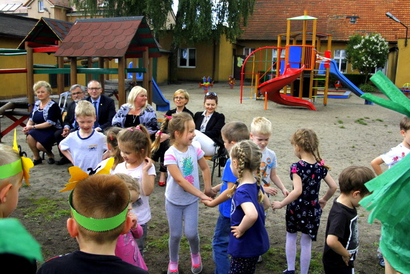 Przedszkole nr 12 ma nowy plac zabaw (zdjęcia)