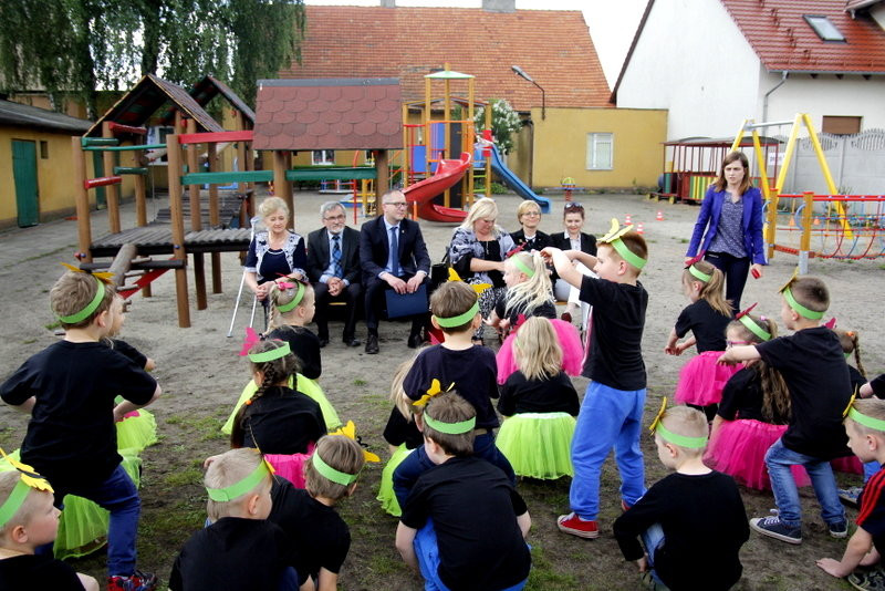 Przedszkole nr 12 ma nowy plac zabaw (zdjęcia)