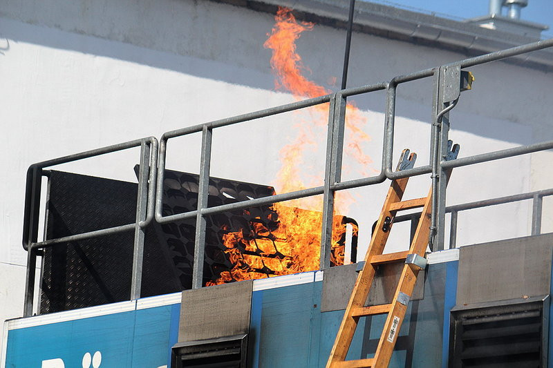 Niecodzienne ćwiczenia strażackie (zdjęcia)