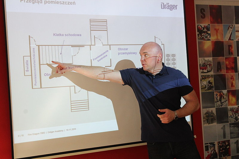 Niecodzienne ćwiczenia strażackie (zdjęcia)