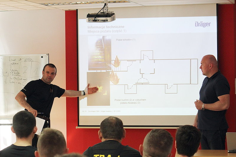 Niecodzienne ćwiczenia strażackie (zdjęcia)