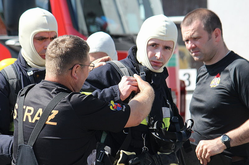 Niecodzienne ćwiczenia strażackie (zdjęcia)