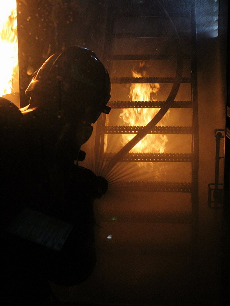 Niecodzienne ćwiczenia strażackie (zdjęcia)