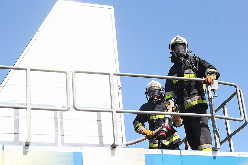 Niecodzienne ćwiczenia strażackie (zdjęcia)