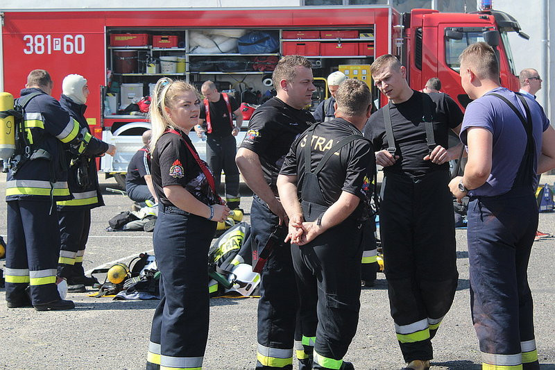 Niecodzienne ćwiczenia strażackie (zdjęcia)