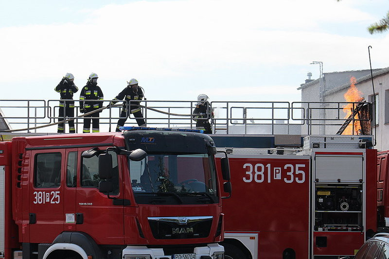 Niecodzienne ćwiczenia strażackie (zdjęcia)