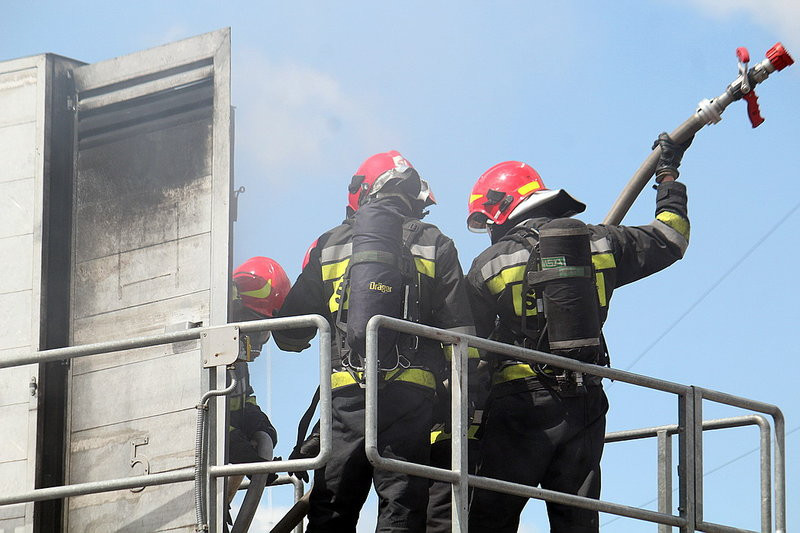 Niecodzienne ćwiczenia strażackie (zdjęcia)
