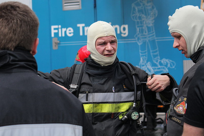 Niecodzienne ćwiczenia strażackie (zdjęcia)