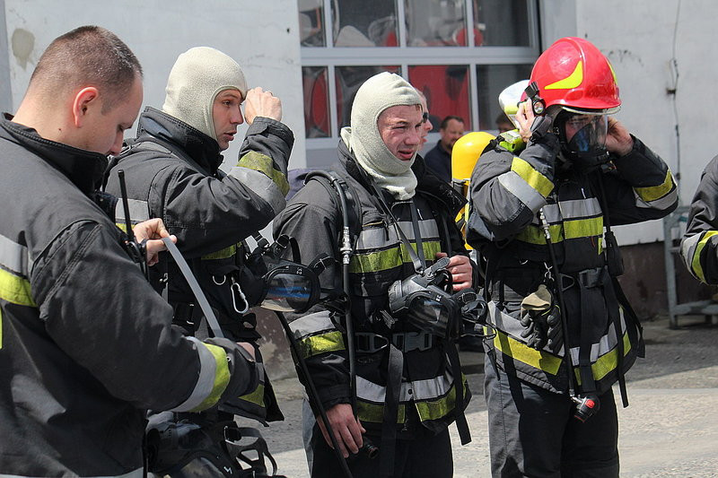 Niecodzienne ćwiczenia strażackie (zdjęcia)