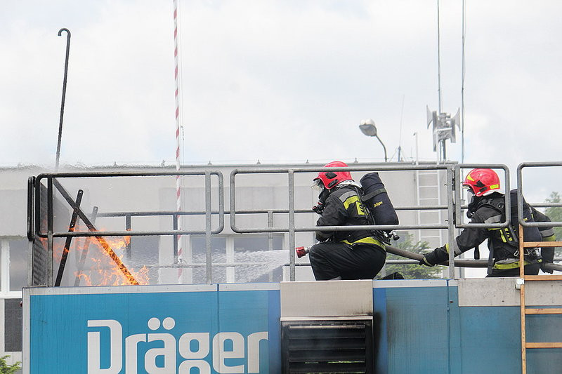 Niecodzienne ćwiczenia strażackie (zdjęcia)