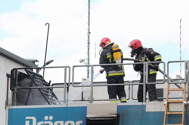 Niecodzienne ćwiczenia strażackie (zdjęcia)