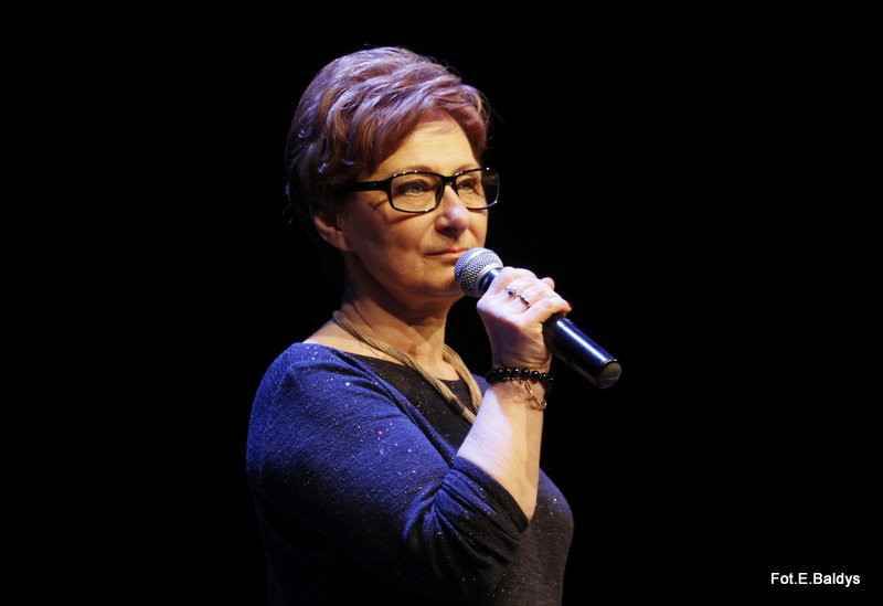 Przedszkolaki z PM 5 wystąpiły dla rodziców w MOK-u (zdjęcia)