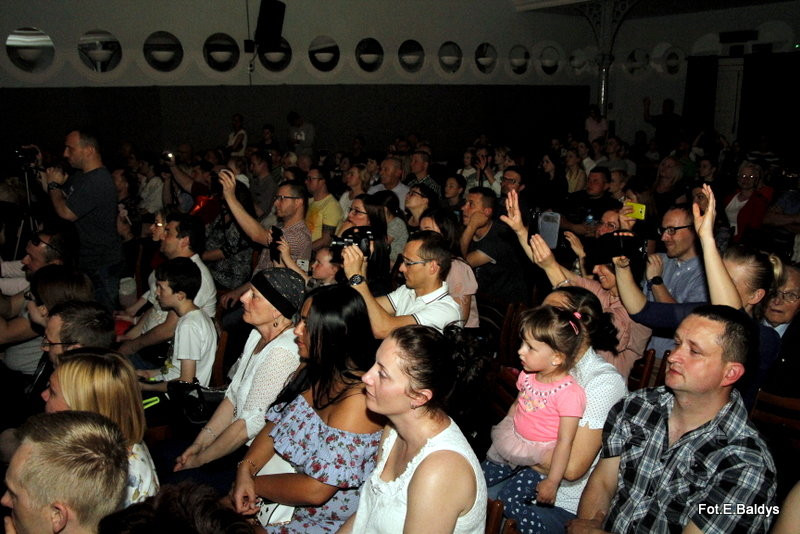 Przedszkolaki z PM 5 wystąpiły dla rodziców w MOK-u (zdjęcia)