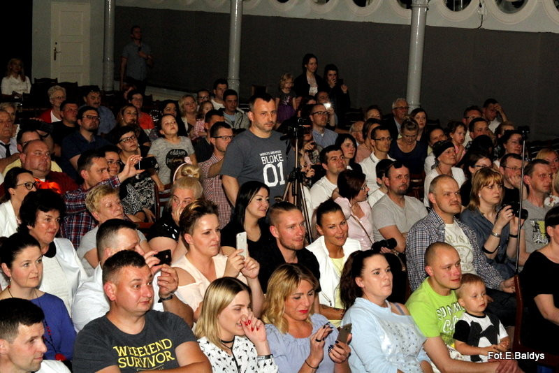 Przedszkolaki z PM 5 wystąpiły dla rodziców w MOK-u (zdjęcia)