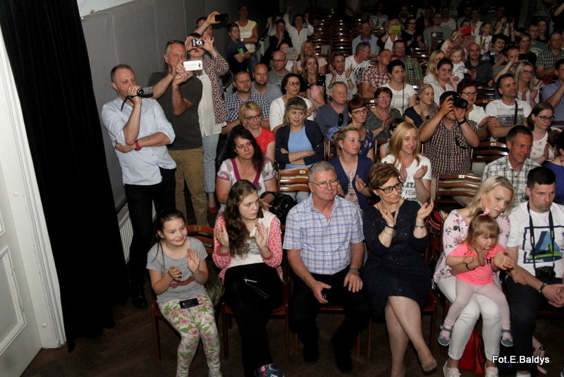 Przedszkolaki z PM 5 wystąpiły dla rodziców w MOK-u (zdjęcia)