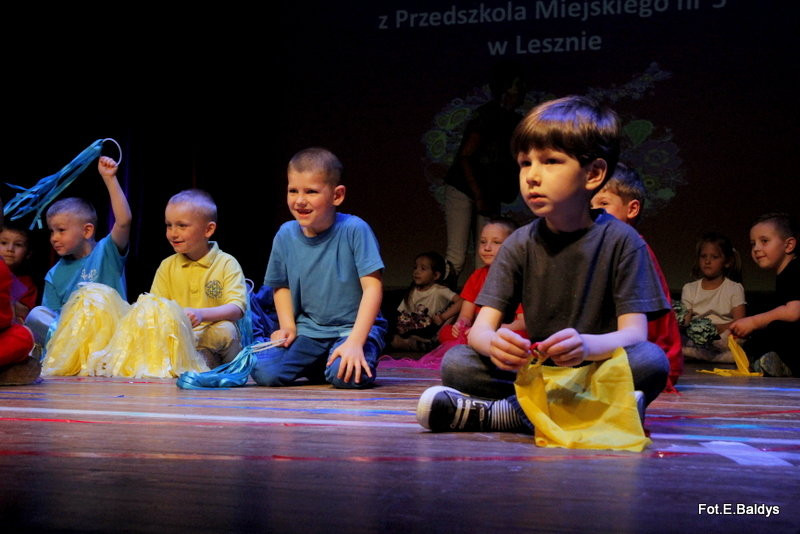 Przedszkolaki z PM 5 wystąpiły dla rodziców w MOK-u (zdjęcia)