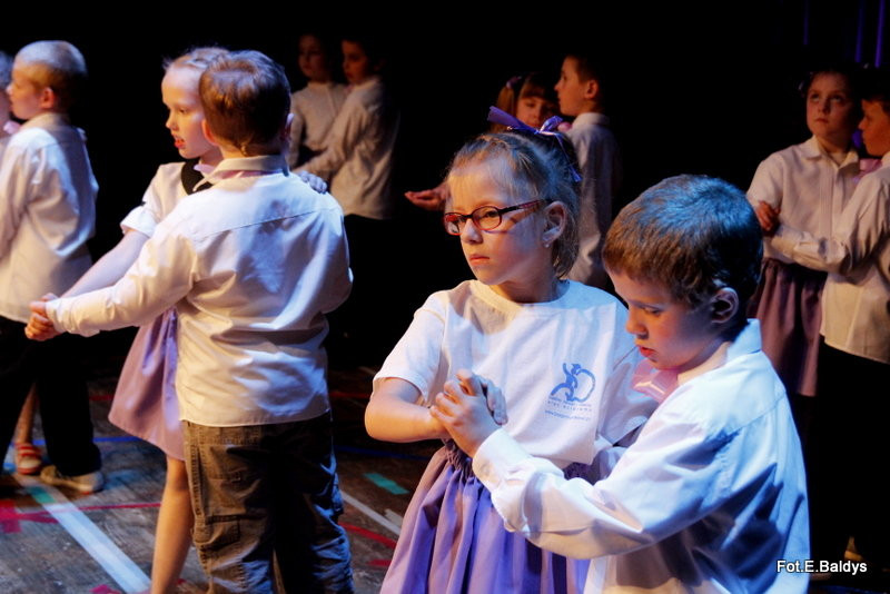 Przedszkolaki z PM 5 wystąpiły dla rodziców w MOK-u (zdjęcia)