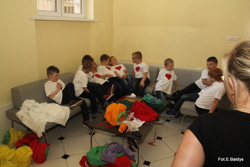 Przedszkolaki z PM 5 wystąpiły dla rodziców w MOK-u (zdjęcia)