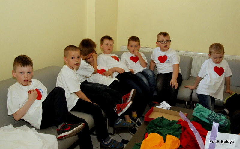 Przedszkolaki z PM 5 wystąpiły dla rodziców w MOK-u (zdjęcia)