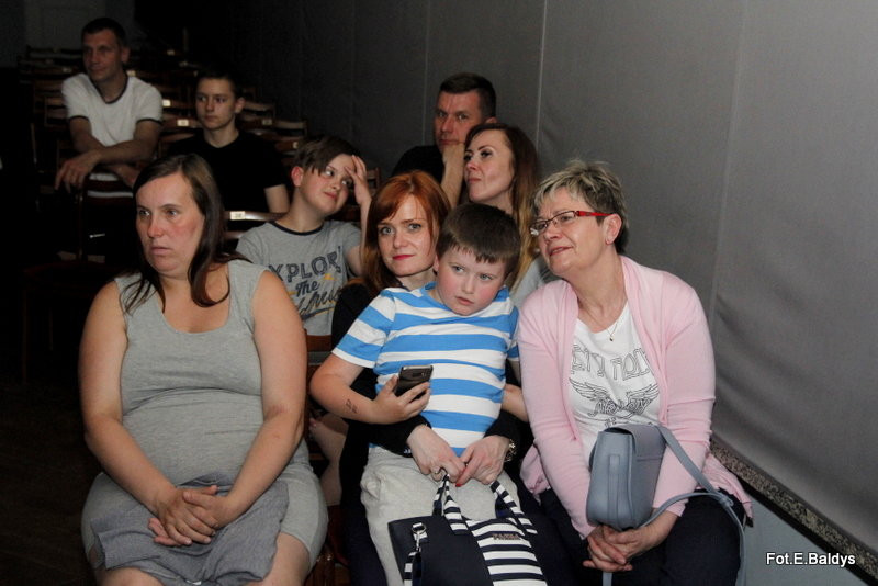 Przedszkolaki z PM 5 wystąpiły dla rodziców w MOK-u (zdjęcia)