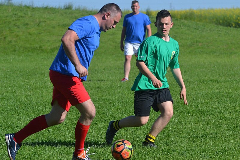 Turniej sportowy w Drobninie (zdjęcia)