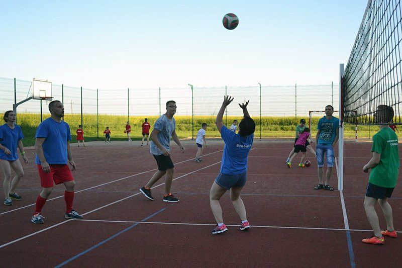 Turniej sportowy w Drobninie (zdjęcia)