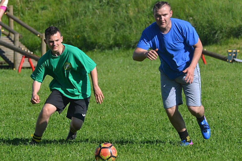 Turniej sportowy w Drobninie (zdjęcia)