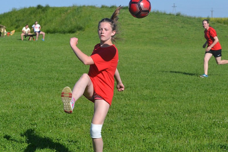 Turniej sportowy w Drobninie (zdjęcia)