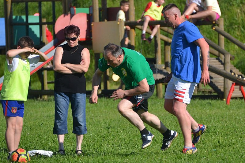 Turniej sportowy w Drobninie (zdjęcia)