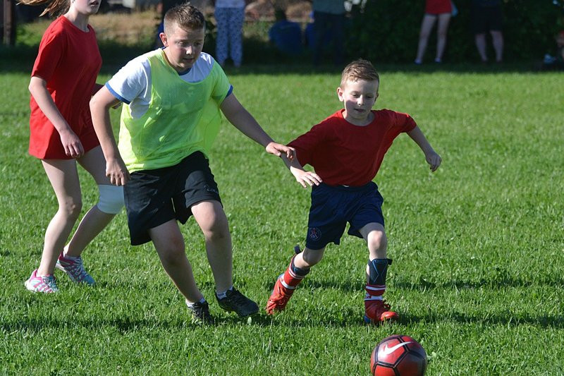 Turniej sportowy w Drobninie (zdjęcia)