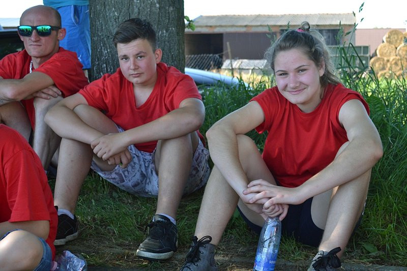 Turniej sportowy w Drobninie (zdjęcia)