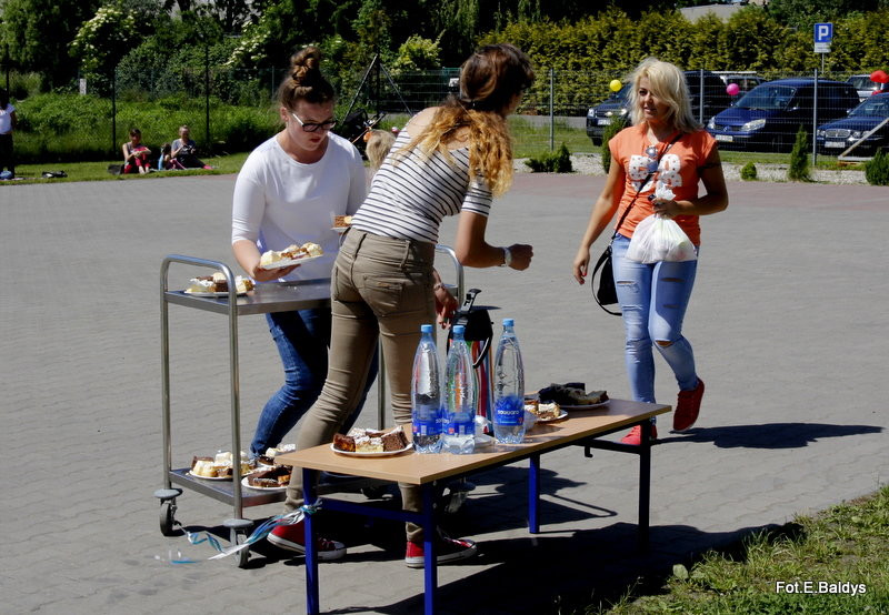 Dzień Dziecka z Mażoretkami (zdjęcia)