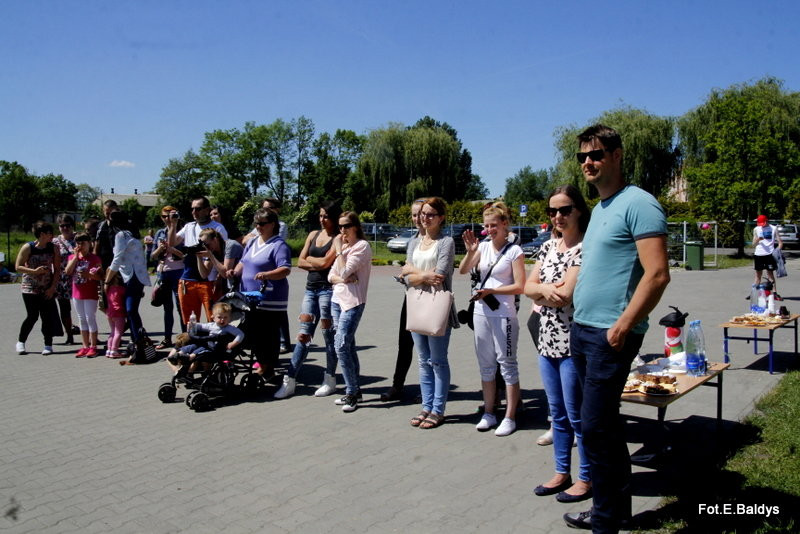 Dzień Dziecka z Mażoretkami (zdjęcia)